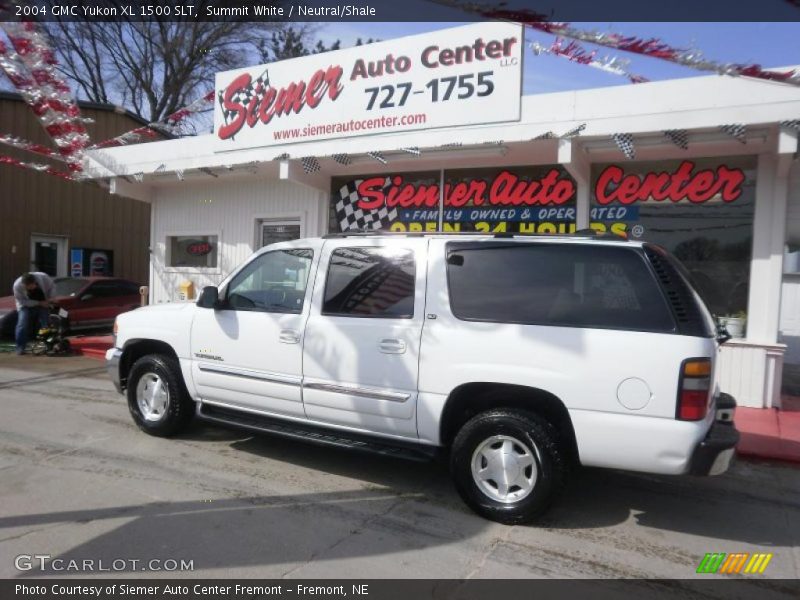 Summit White / Neutral/Shale 2004 GMC Yukon XL 1500 SLT