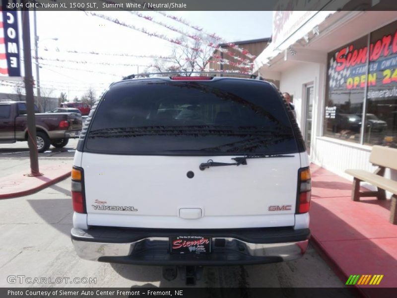 Summit White / Neutral/Shale 2004 GMC Yukon XL 1500 SLT