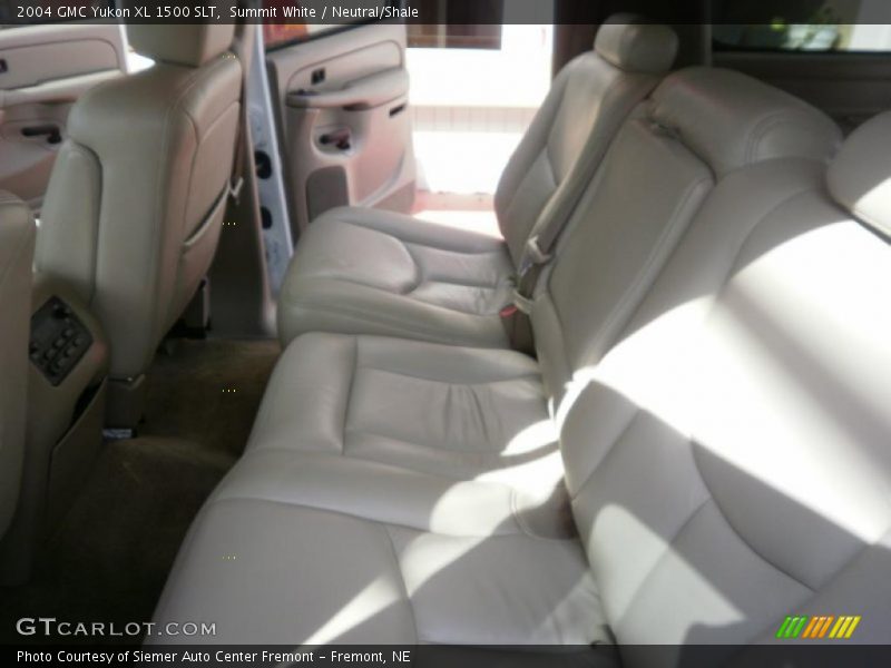 Summit White / Neutral/Shale 2004 GMC Yukon XL 1500 SLT