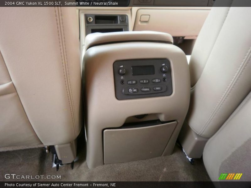 Summit White / Neutral/Shale 2004 GMC Yukon XL 1500 SLT