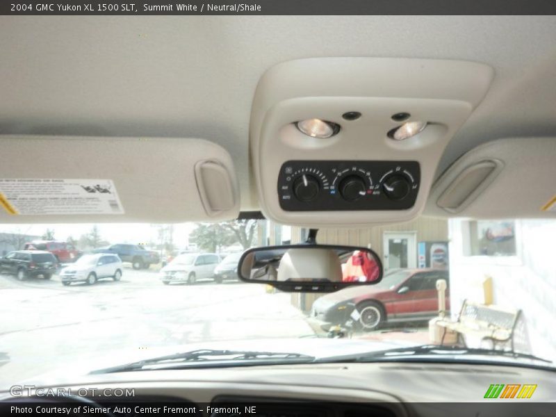 Summit White / Neutral/Shale 2004 GMC Yukon XL 1500 SLT