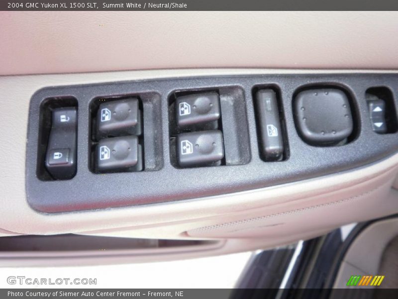 Summit White / Neutral/Shale 2004 GMC Yukon XL 1500 SLT