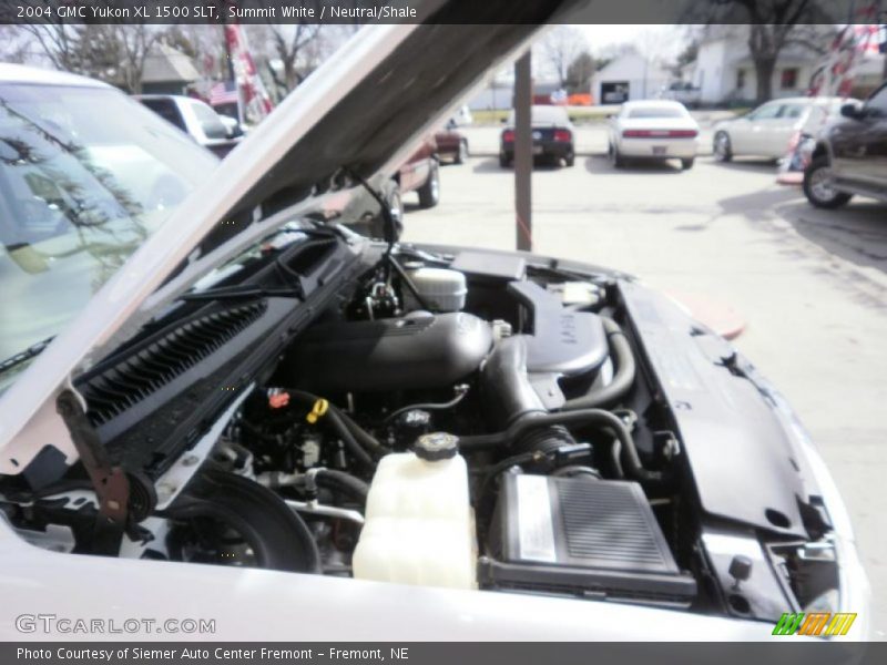 Summit White / Neutral/Shale 2004 GMC Yukon XL 1500 SLT