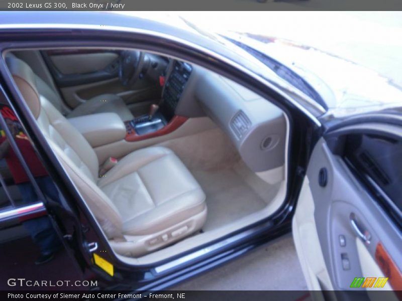Black Onyx / Ivory 2002 Lexus GS 300