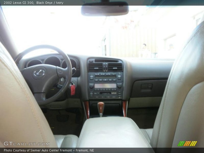 Black Onyx / Ivory 2002 Lexus GS 300