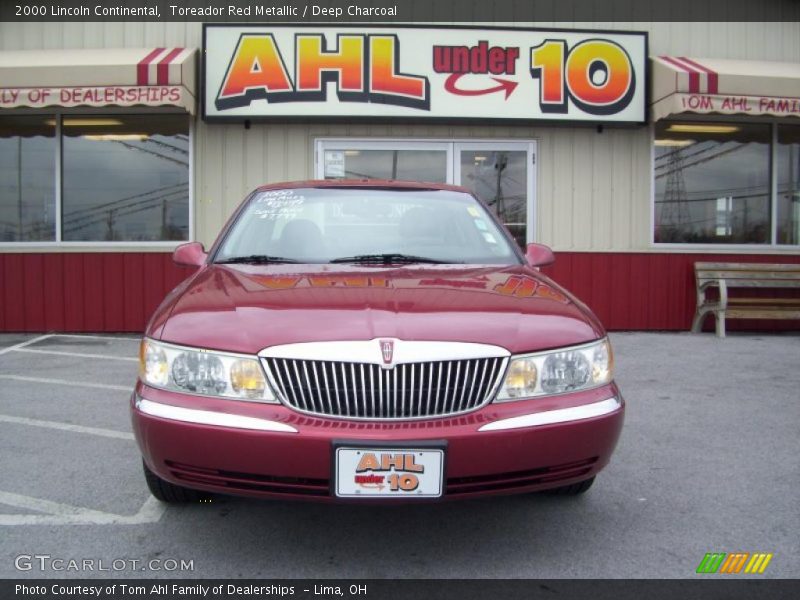 Toreador Red Metallic / Deep Charcoal 2000 Lincoln Continental