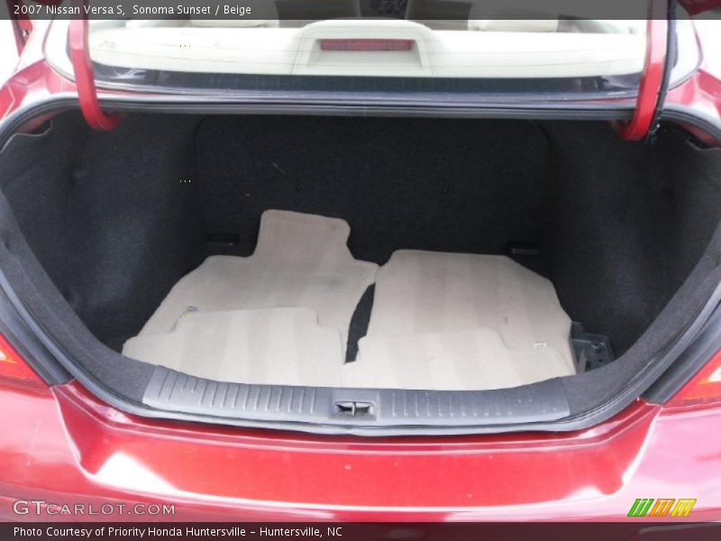 Sonoma Sunset / Beige 2007 Nissan Versa S