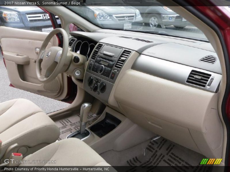 Sonoma Sunset / Beige 2007 Nissan Versa S