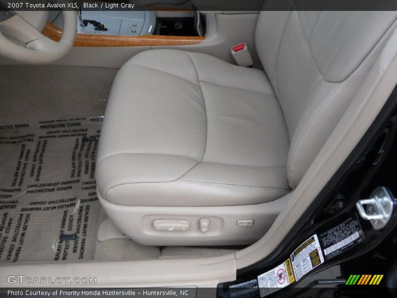 Black / Light Gray 2007 Toyota Avalon XLS