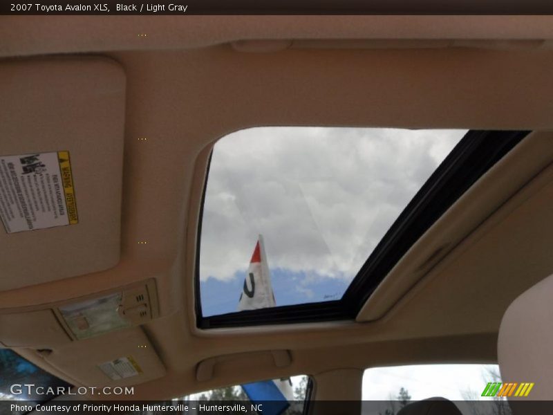 Black / Light Gray 2007 Toyota Avalon XLS