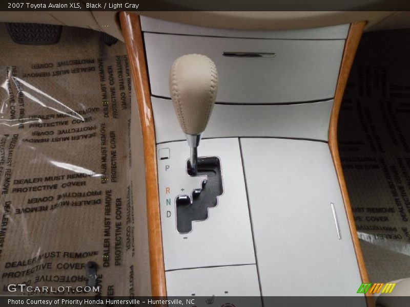 Black / Light Gray 2007 Toyota Avalon XLS