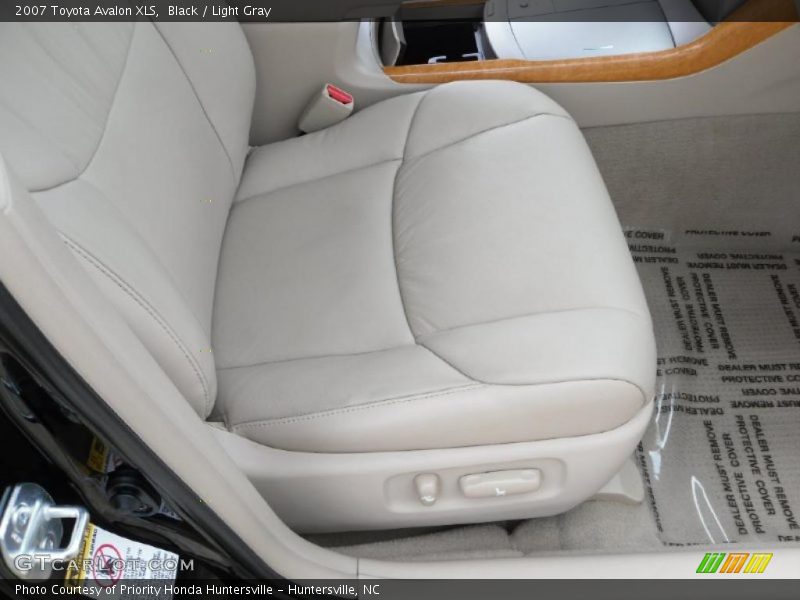 Black / Light Gray 2007 Toyota Avalon XLS