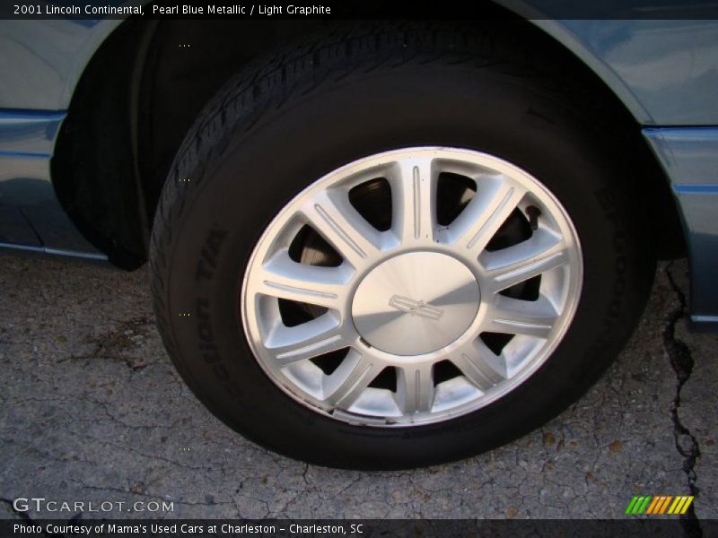 Pearl Blue Metallic / Light Graphite 2001 Lincoln Continental