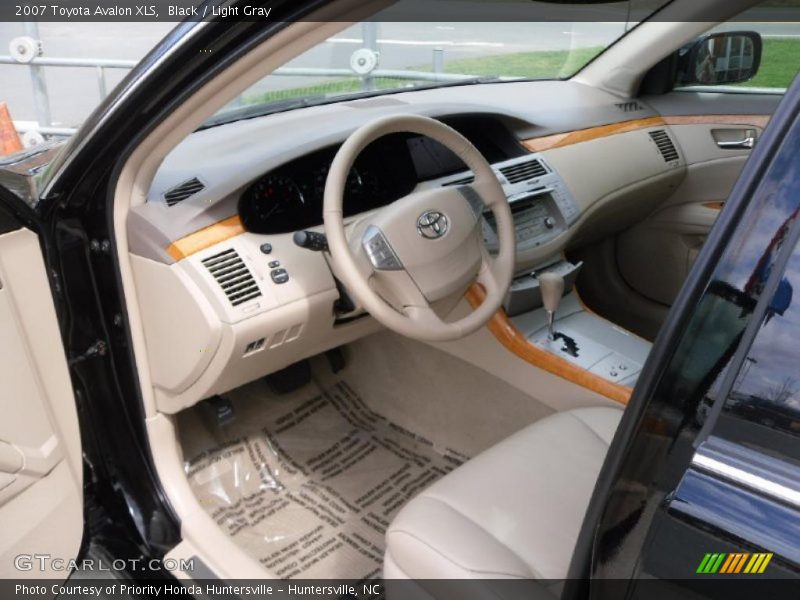 Black / Light Gray 2007 Toyota Avalon XLS