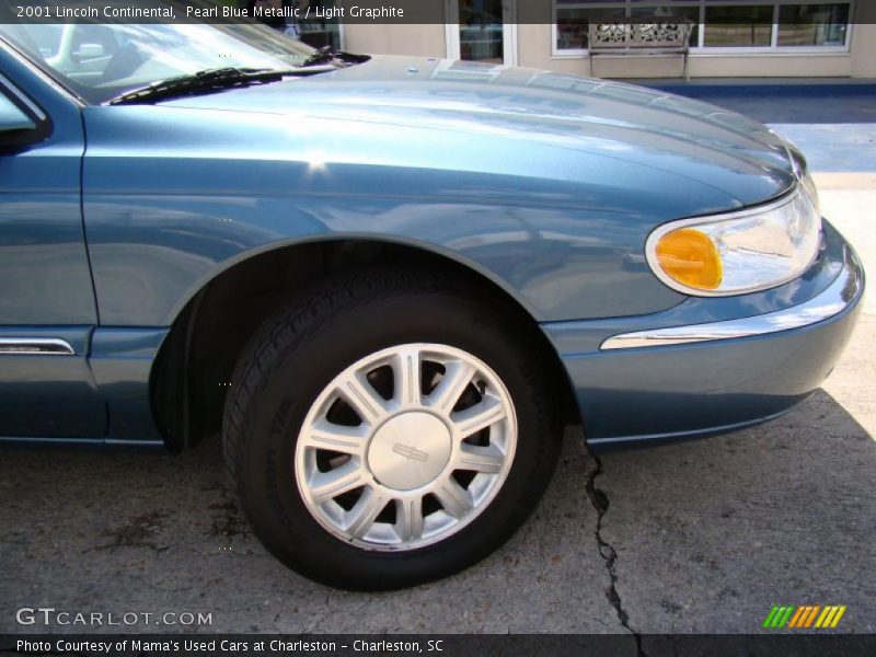 Pearl Blue Metallic / Light Graphite 2001 Lincoln Continental