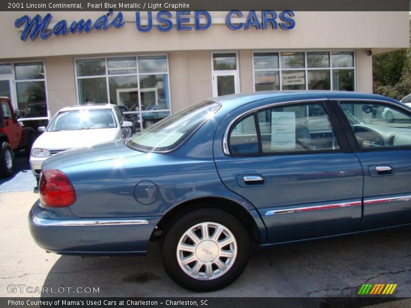 Pearl Blue Metallic / Light Graphite 2001 Lincoln Continental