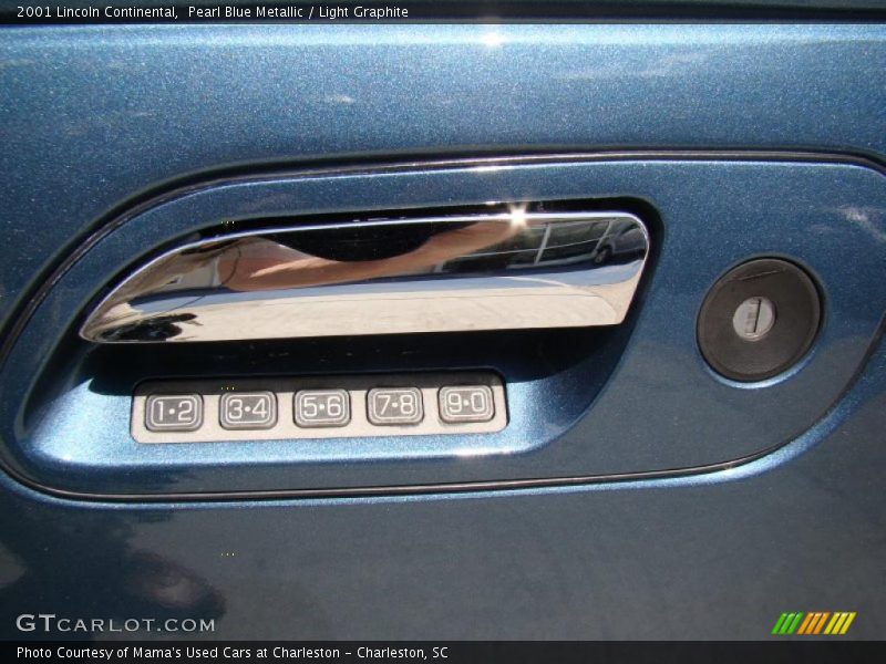 Pearl Blue Metallic / Light Graphite 2001 Lincoln Continental