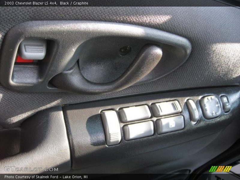 Black / Graphite 2003 Chevrolet Blazer LS 4x4