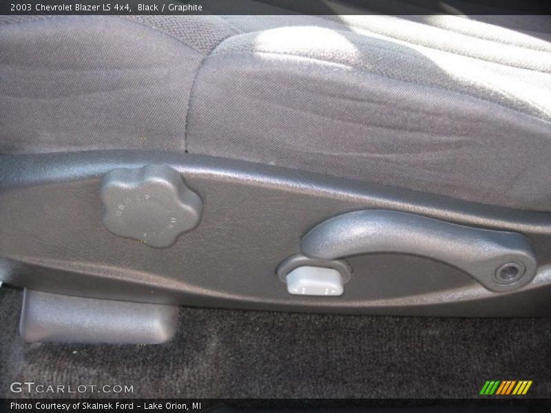 Black / Graphite 2003 Chevrolet Blazer LS 4x4