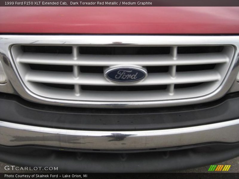 Dark Toreador Red Metallic / Medium Graphite 1999 Ford F150 XLT Extended Cab