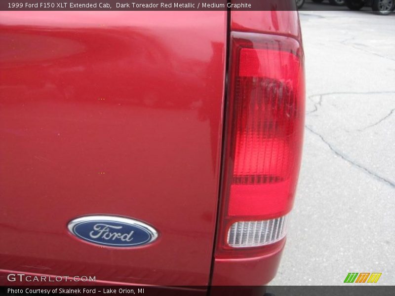 Dark Toreador Red Metallic / Medium Graphite 1999 Ford F150 XLT Extended Cab