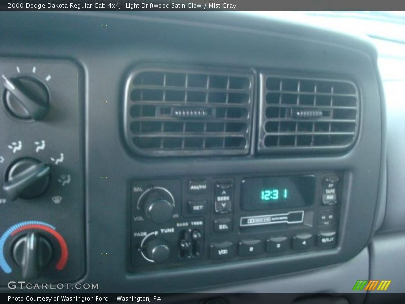 Light Driftwood Satin Glow / Mist Gray 2000 Dodge Dakota Regular Cab 4x4