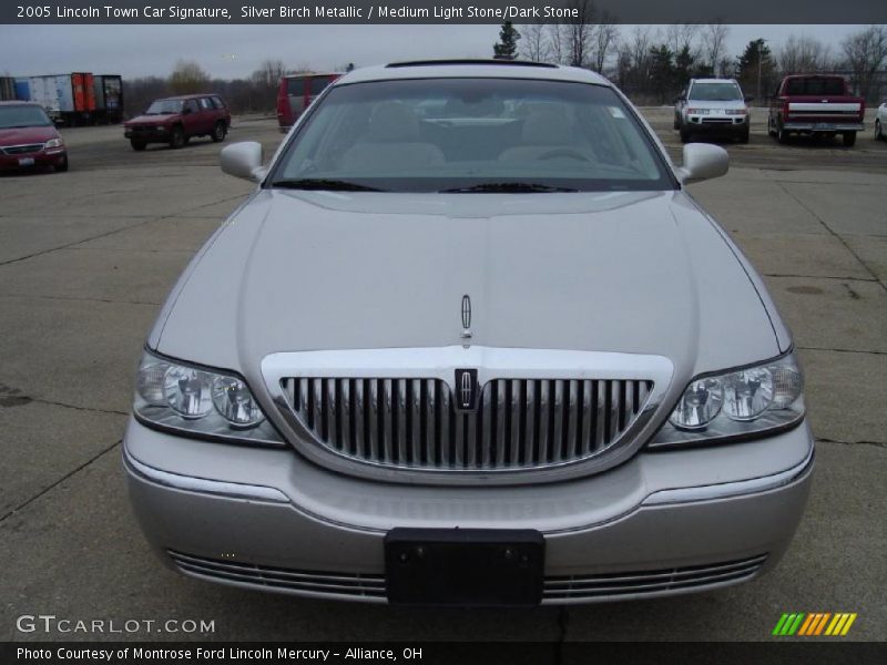 Silver Birch Metallic / Medium Light Stone/Dark Stone 2005 Lincoln Town Car Signature