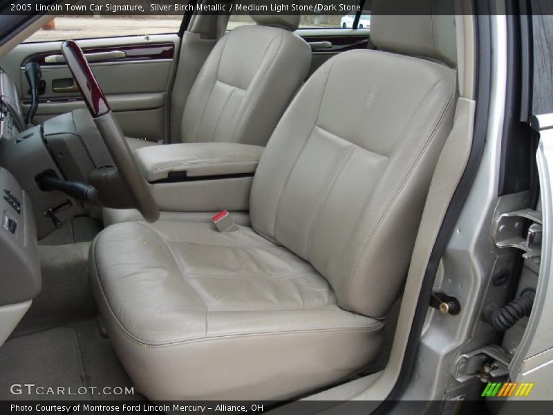 Silver Birch Metallic / Medium Light Stone/Dark Stone 2005 Lincoln Town Car Signature