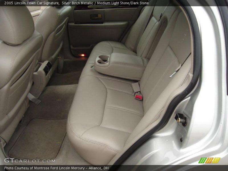 Silver Birch Metallic / Medium Light Stone/Dark Stone 2005 Lincoln Town Car Signature