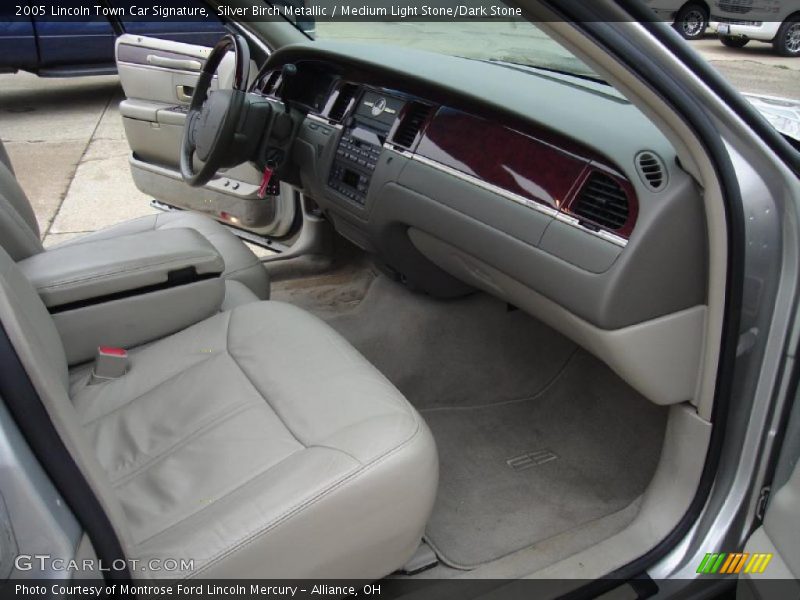 Silver Birch Metallic / Medium Light Stone/Dark Stone 2005 Lincoln Town Car Signature