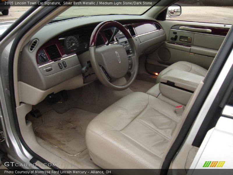 Silver Birch Metallic / Medium Light Stone/Dark Stone 2005 Lincoln Town Car Signature