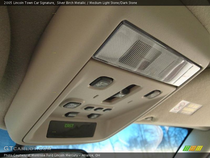 Silver Birch Metallic / Medium Light Stone/Dark Stone 2005 Lincoln Town Car Signature