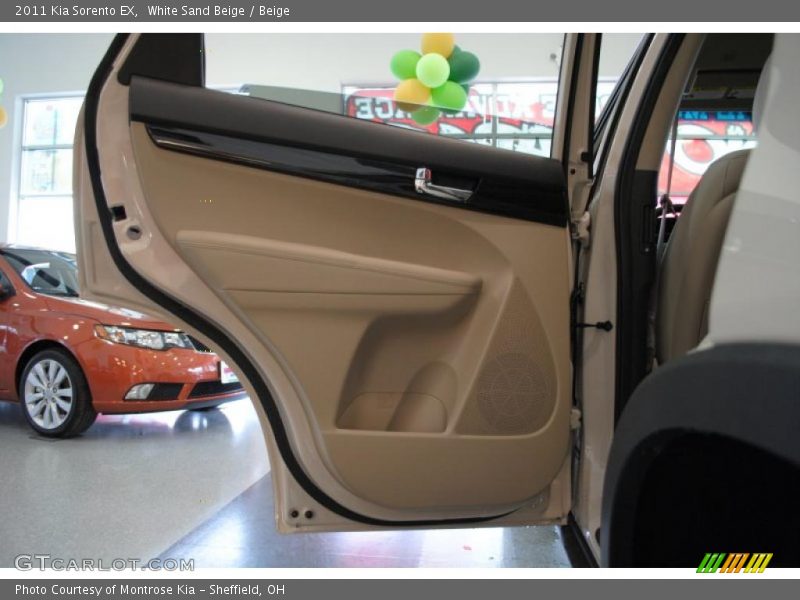 White Sand Beige / Beige 2011 Kia Sorento EX