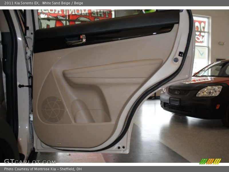 White Sand Beige / Beige 2011 Kia Sorento EX