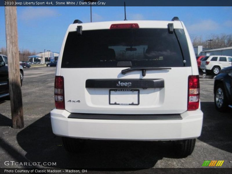 Stone White / Dark Slate Gray 2010 Jeep Liberty Sport 4x4