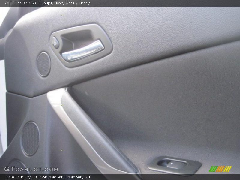 Ivory White / Ebony 2007 Pontiac G6 GT Coupe