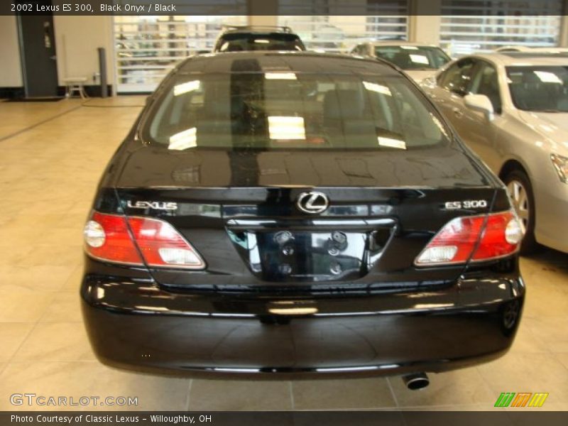 Black Onyx / Black 2002 Lexus ES 300