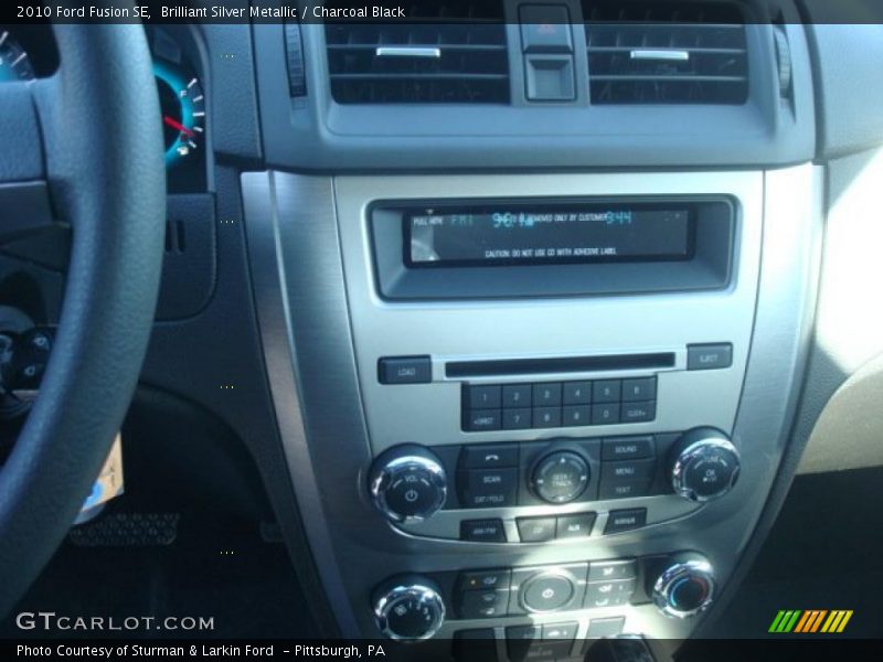 Brilliant Silver Metallic / Charcoal Black 2010 Ford Fusion SE