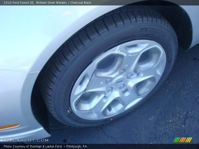 Brilliant Silver Metallic / Charcoal Black 2010 Ford Fusion SE