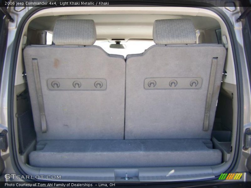 Light Khaki Metallic / Khaki 2006 Jeep Commander 4x4