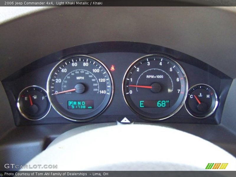 Light Khaki Metallic / Khaki 2006 Jeep Commander 4x4