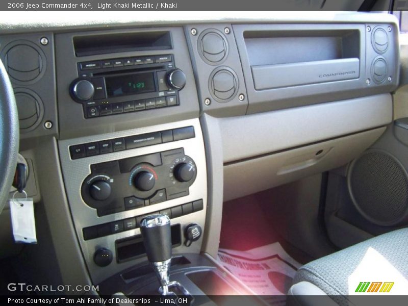 Light Khaki Metallic / Khaki 2006 Jeep Commander 4x4
