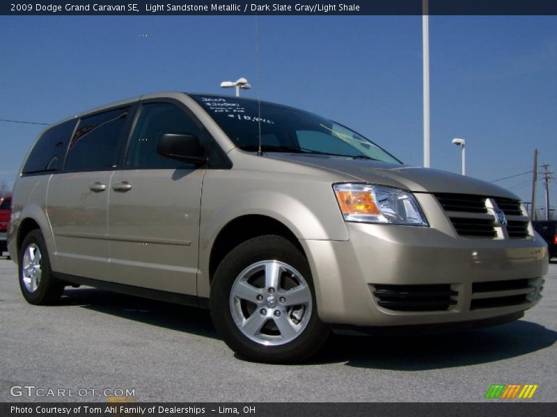 Light Sandstone Metallic / Dark Slate Gray/Light Shale 2009 Dodge Grand Caravan SE