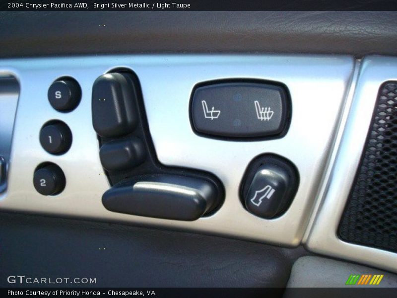Bright Silver Metallic / Light Taupe 2004 Chrysler Pacifica AWD