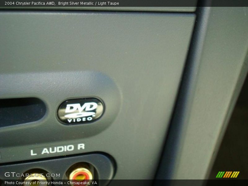 Bright Silver Metallic / Light Taupe 2004 Chrysler Pacifica AWD