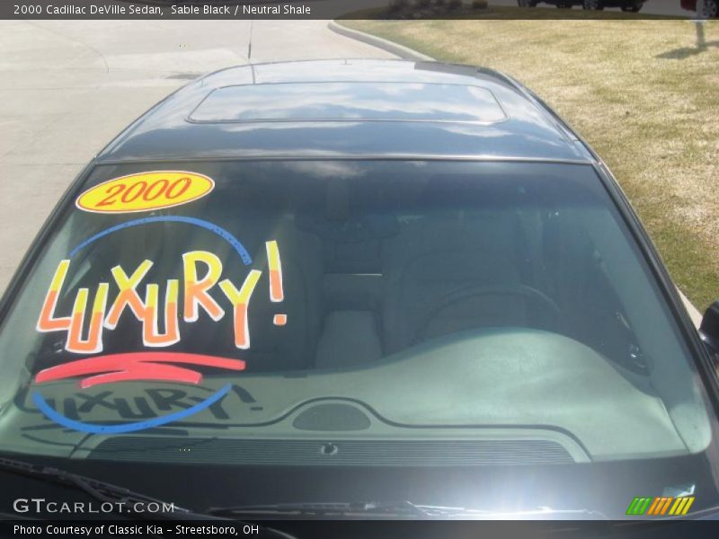 Sable Black / Neutral Shale 2000 Cadillac DeVille Sedan
