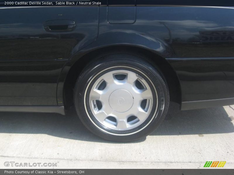 Sable Black / Neutral Shale 2000 Cadillac DeVille Sedan