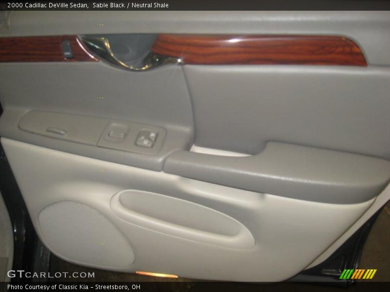 Sable Black / Neutral Shale 2000 Cadillac DeVille Sedan
