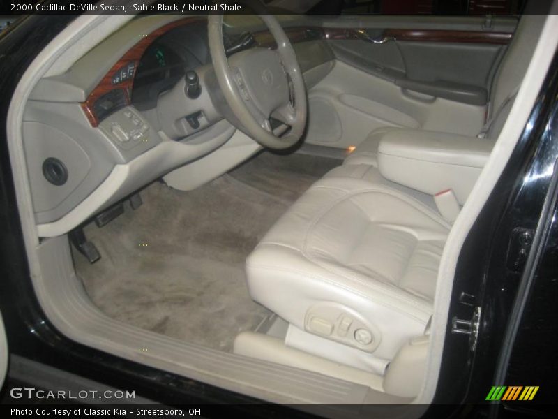 Sable Black / Neutral Shale 2000 Cadillac DeVille Sedan