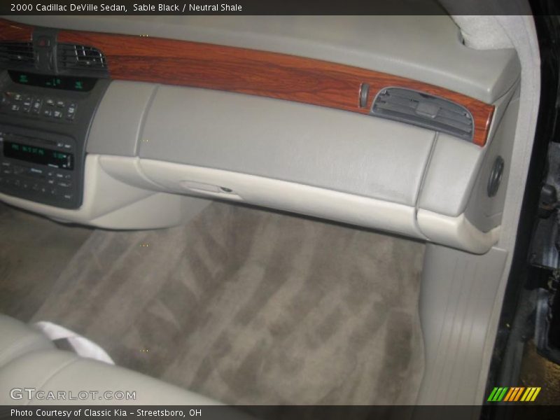 Sable Black / Neutral Shale 2000 Cadillac DeVille Sedan